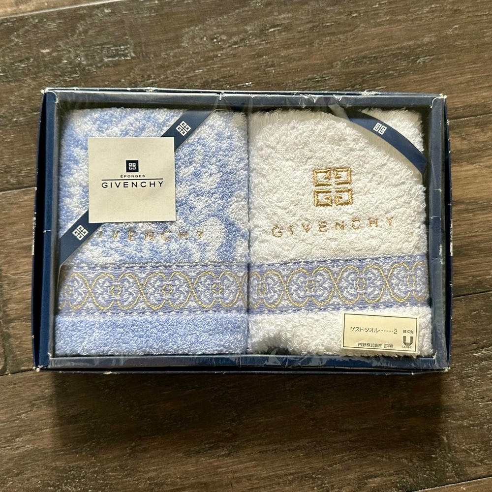 GIVENCHY Darling Blue & White Ribbon Trim Washcloth Gift Set NEW!!